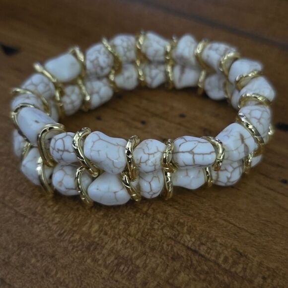 Stone bead stretch bracelet white and gold - Picture 8 of 9